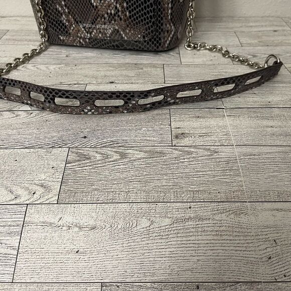 Sondra Roberts Squared Crossbody Bag NWT - Picture 7 of 13